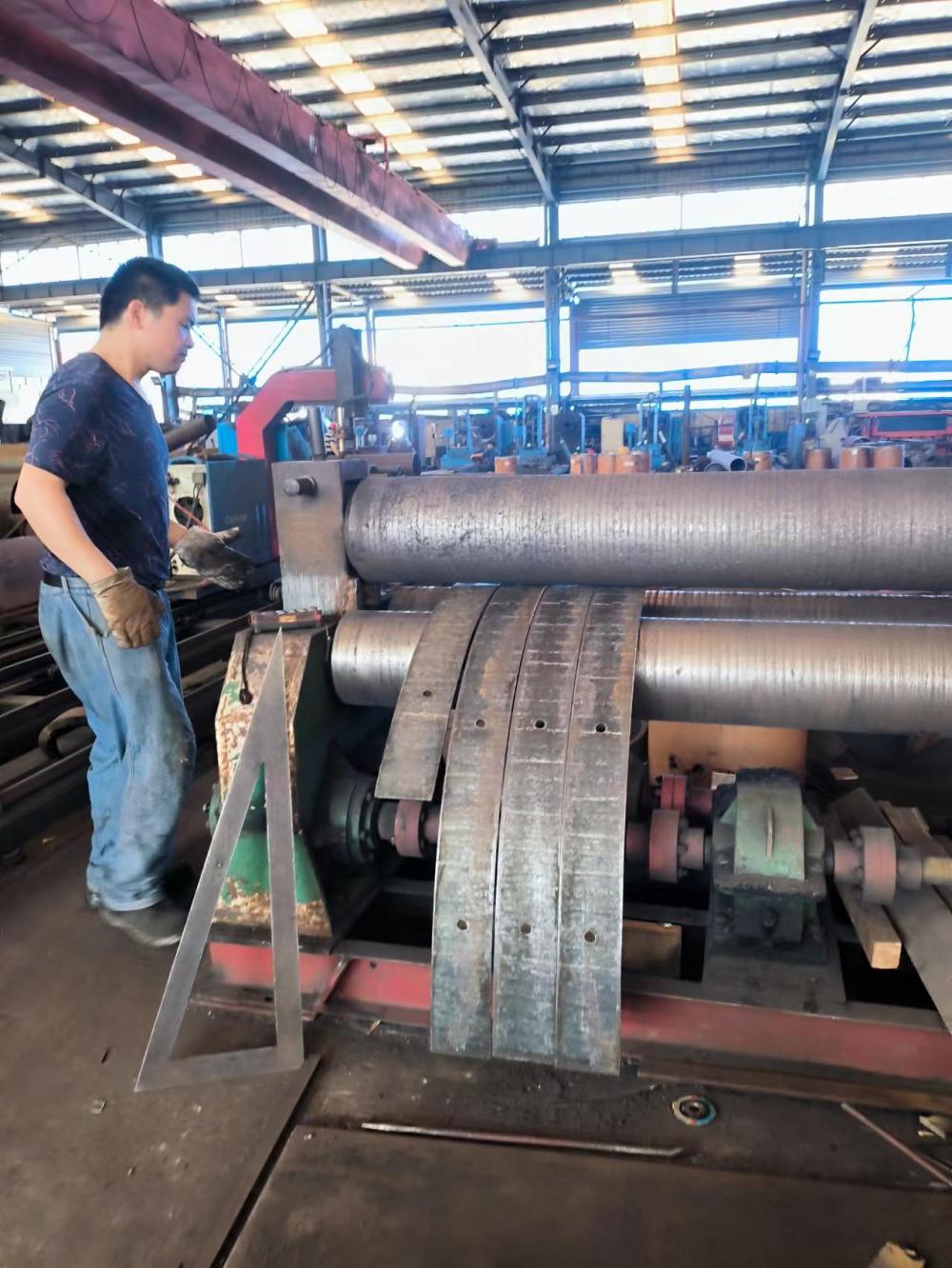 台湾合金耐磨板折弯加工和操作流程