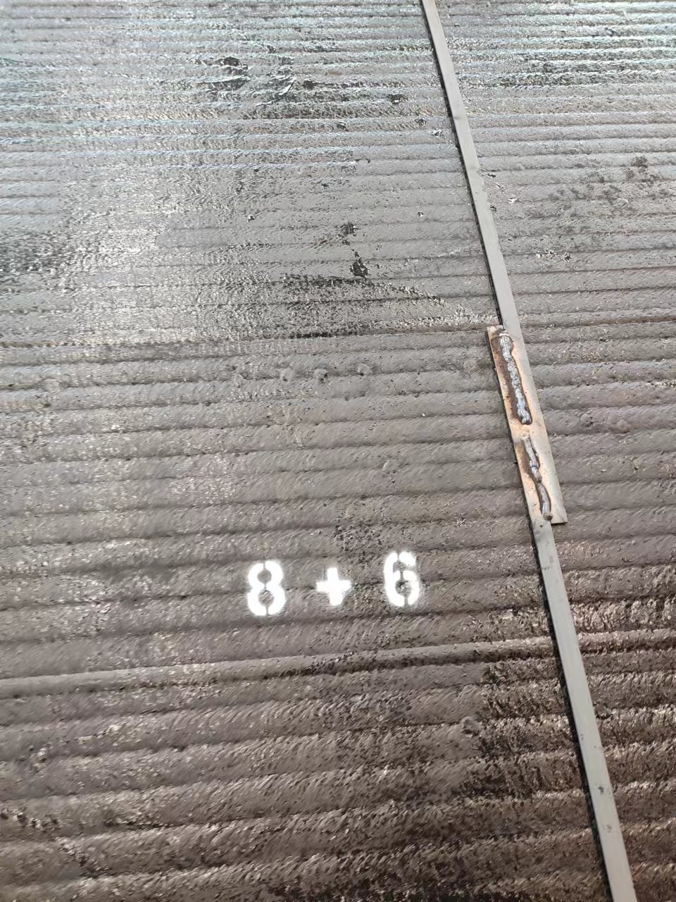 台湾4+8+4耐磨板，双面焊耐磨板