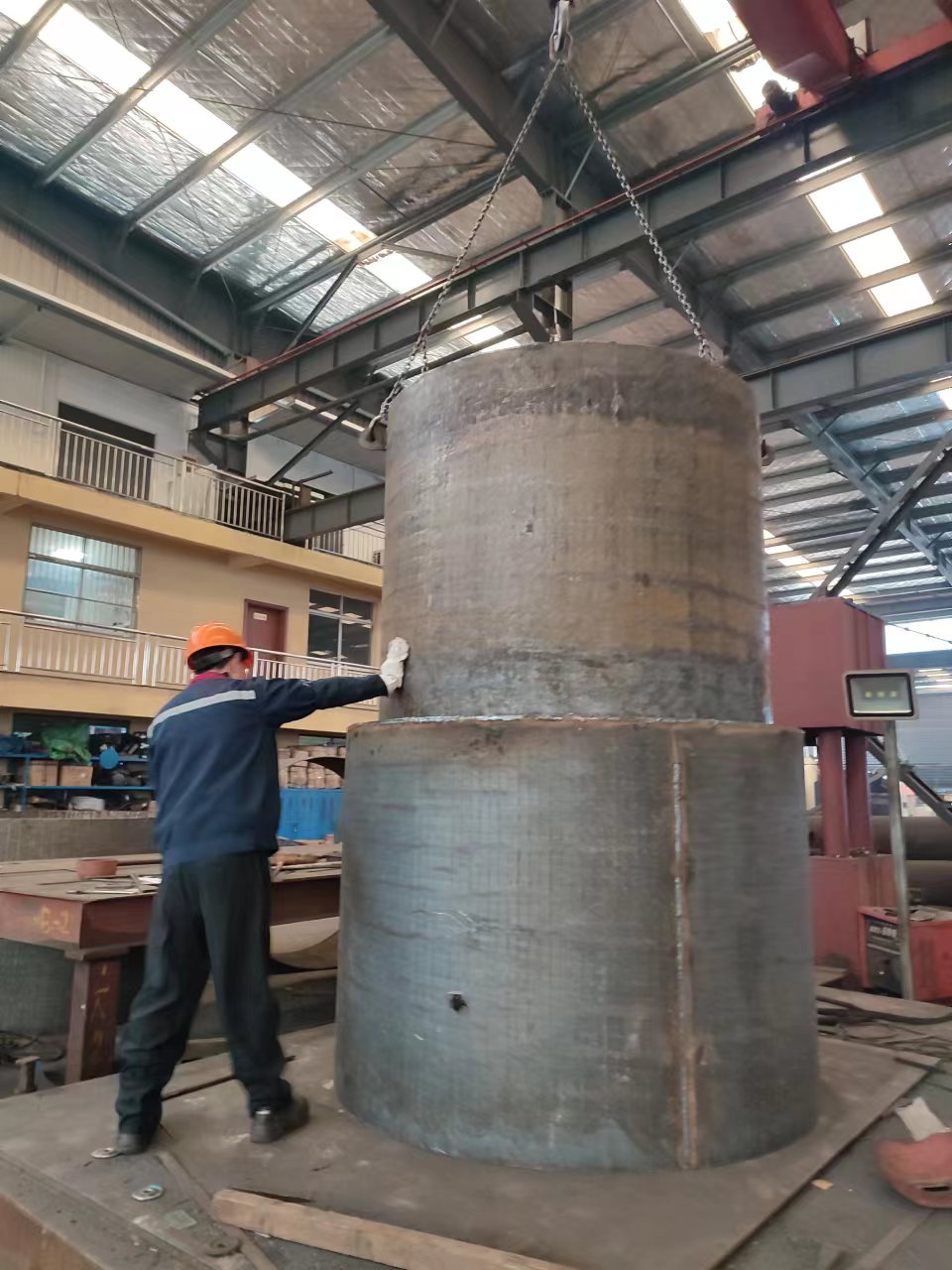台湾碳化铬耐磨料仓 碎玻璃料仓 堆焊耐磨钢板