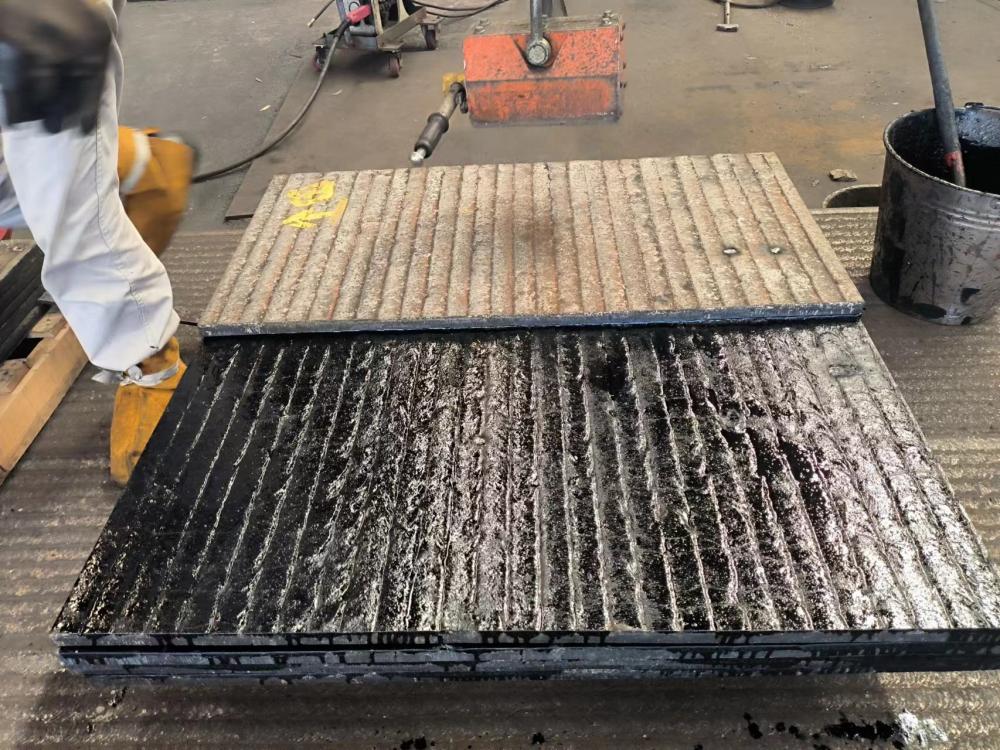 台湾CR7C3耐磨板 双金属复合耐磨板
